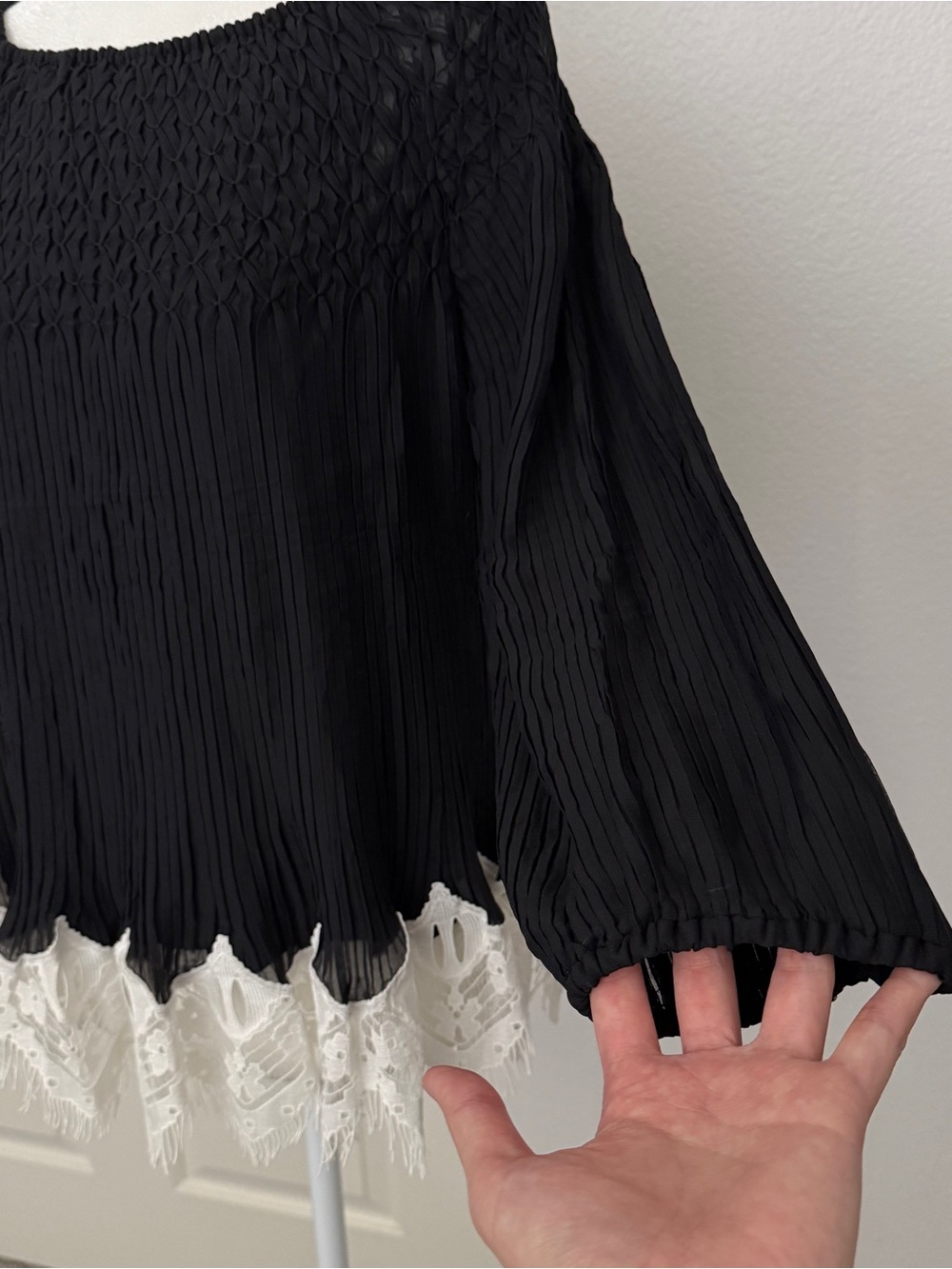 NWT Chloé Black Pleated Blouse with White Lace Hem | Boho Chic | Long Sleeve - Picture 4 of 6